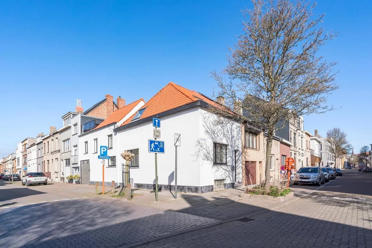 Sersea - Spacious Holiday House In Ostend With Garage Belgien