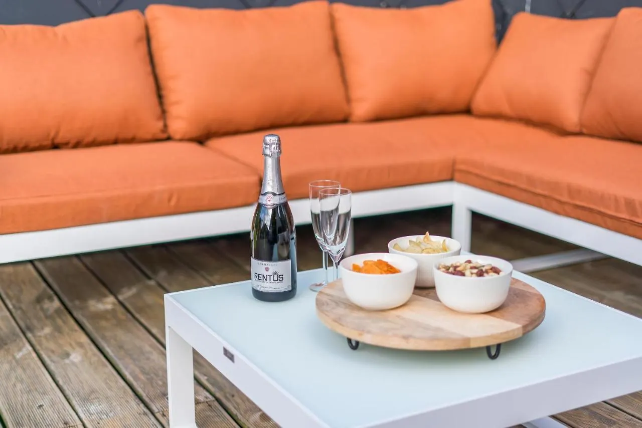 Sersea - Spacious Holiday House In Ostend With Garage Ferienhaus
